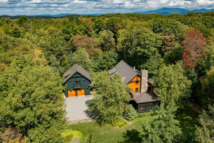 Property Photo:  422 Shagbark Lane  VT 05495 