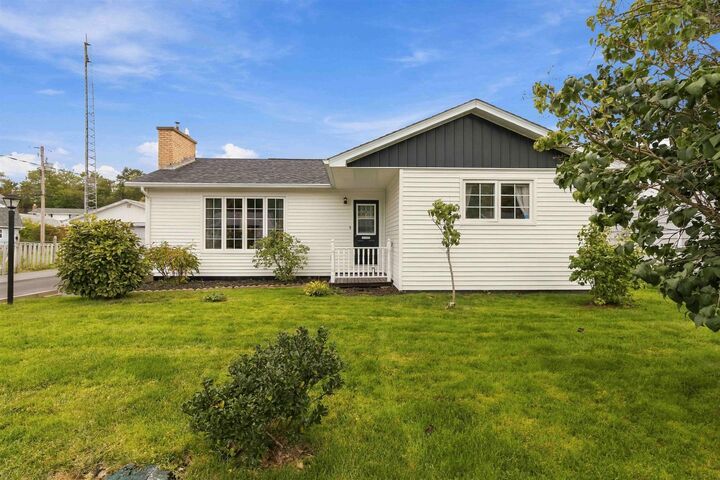 Property Photo:  49 Belleshire Drive  NS B4C 1M4 