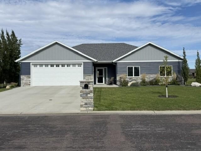 Property Photo: 1294 Linden Court ND 58075