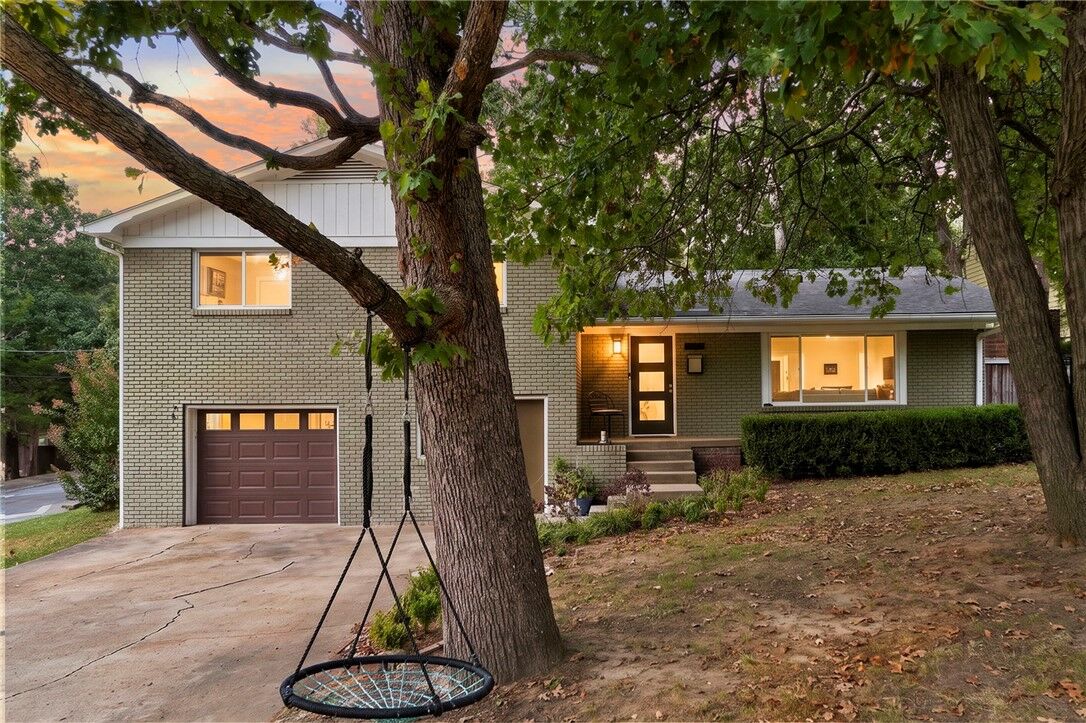 Property Photo: 522 Hawthorn Street AR 72701