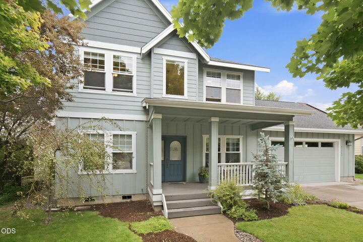 Property Photo:  63082 Layton Avenue  OR 97701 