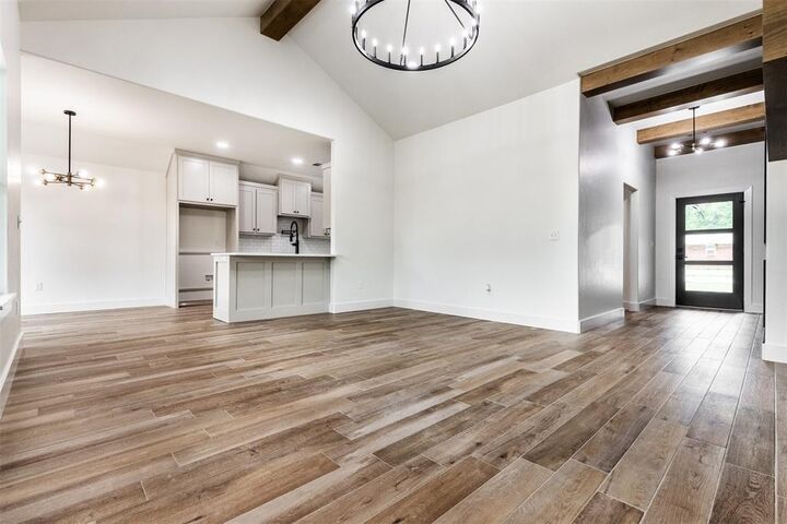 Property Photo:  3113 E Noble Drive  OK 73034 