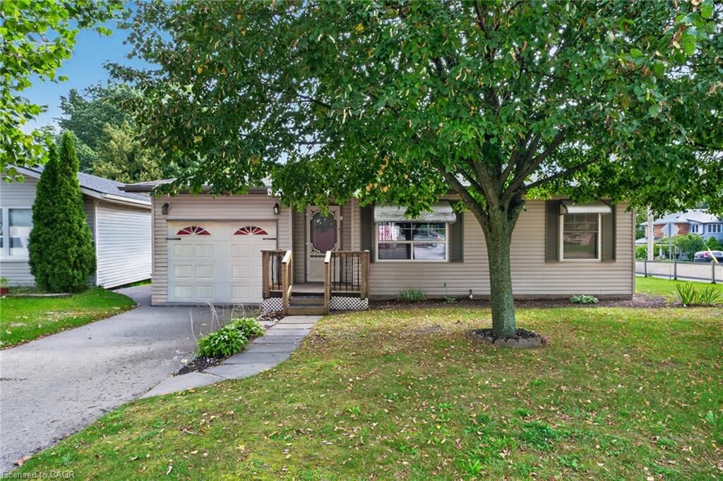 Property Photo:  1 Payne Avenue  ON N3Y 4C2 