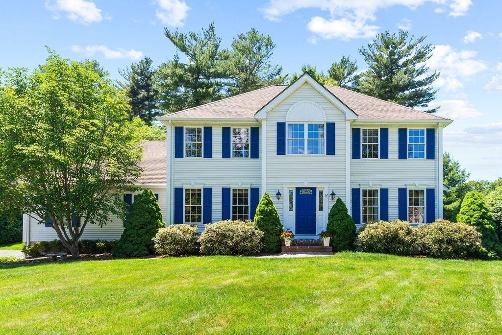 Property Photo:  32 Cinnamon Cir  MA 02334 