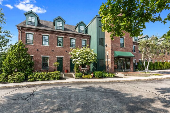 Property Photo:  25 Pond St 106  MA 01913 