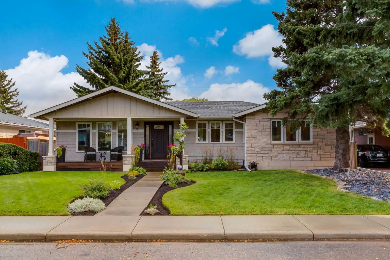 Property Photo:  72 Heston Street NW  AB T2K 2C1 