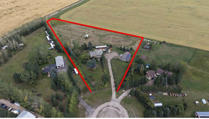 Property Photo:  15 Sterling Estates  AB T4B 4Y4 