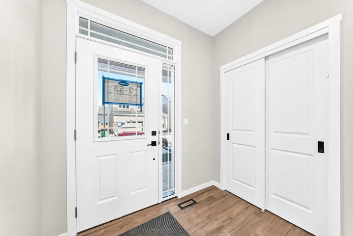 Property Photo:  4108 Southwinds Way SW  AB T4B 5Z3 