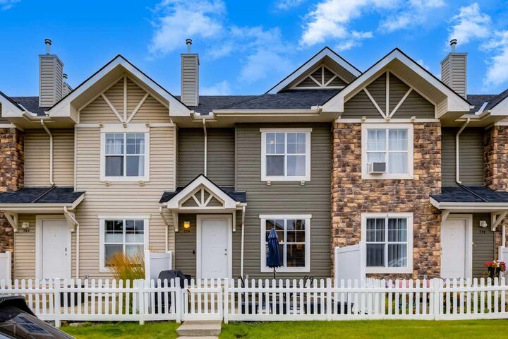 Photo de la propriété:  778 Tuscany Drive NW  AB T3L 3C4 