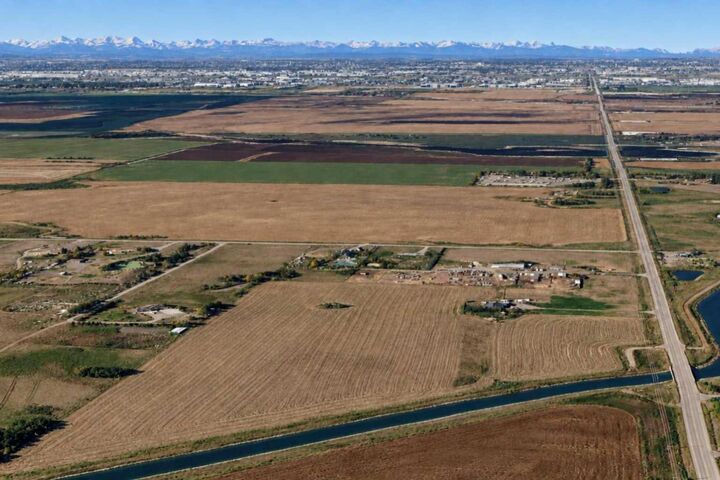 Property Photo:  280235 Township Road 240  AB T1X 2C7 