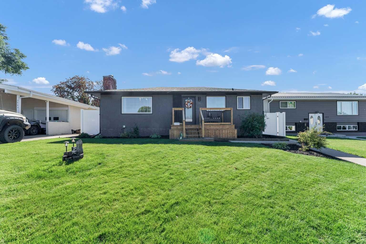 Property Photo:  2427 24 Street SE  AB T1B 1B1 