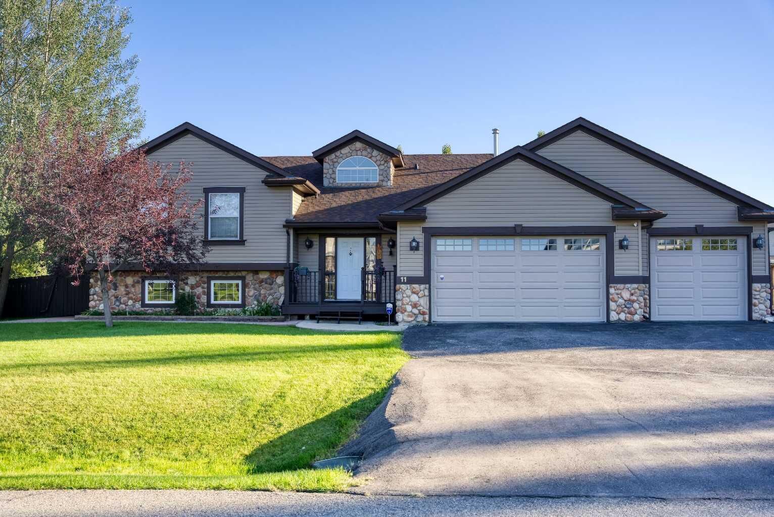 Property Photo:  11 Wenstrom Crescent NE  AB T0J 1X1 