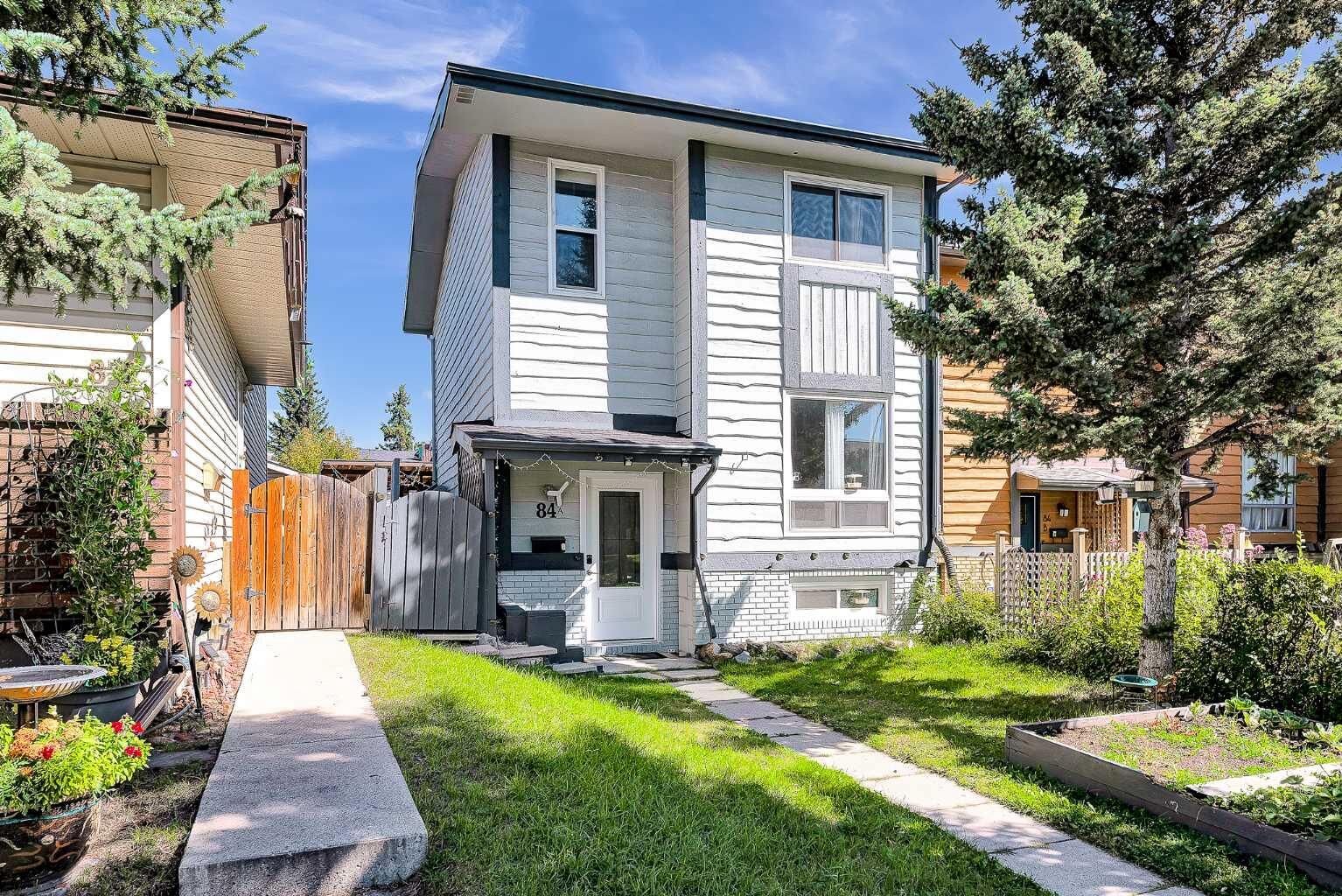 Property Photo:  84A Cedarwood Hill SW  AB T2W 3H5 
