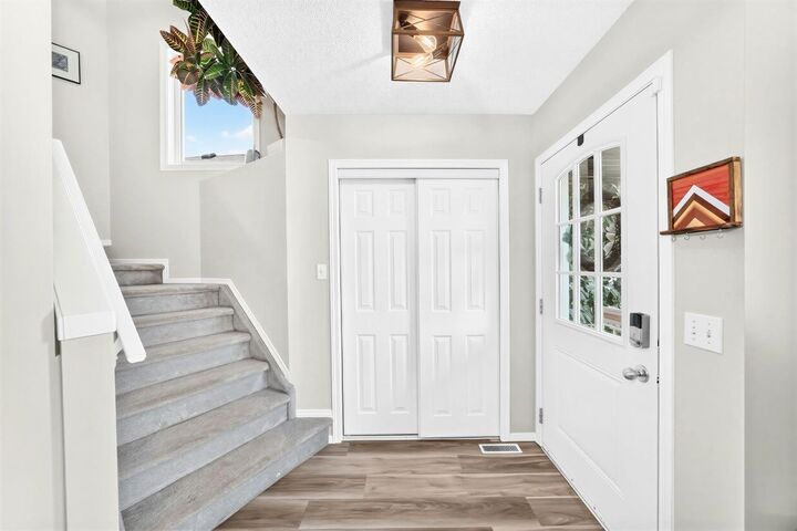 Property Photo:  79 Hidden Hills Way NW  AB T3A 5Y3 