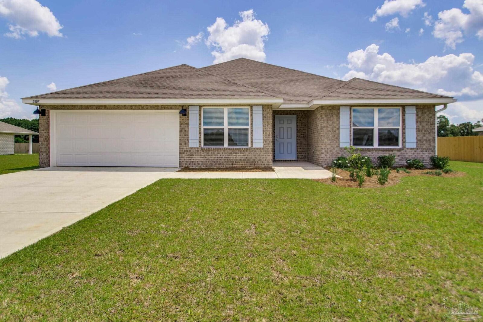 Property Photo: 2723 Grayson Dr FL 32533