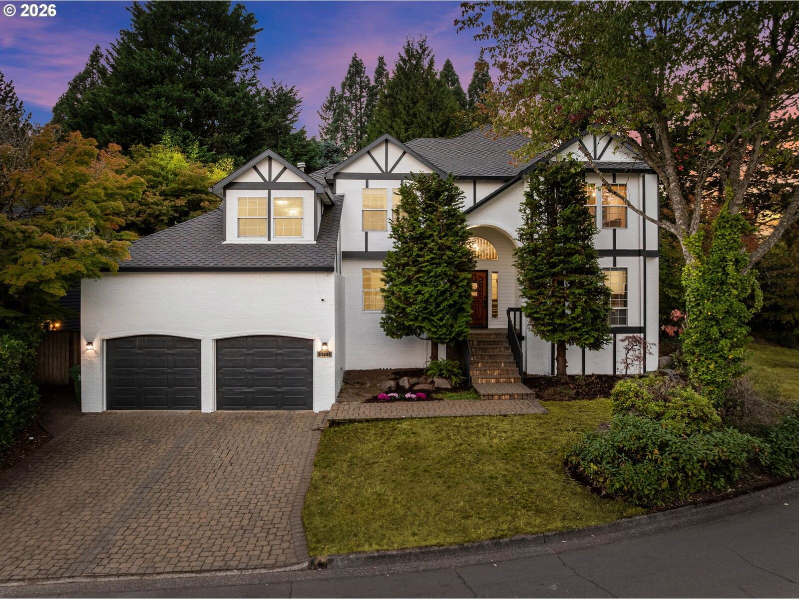 Property Photo: 17973 Saint Clair Dr OR 97034