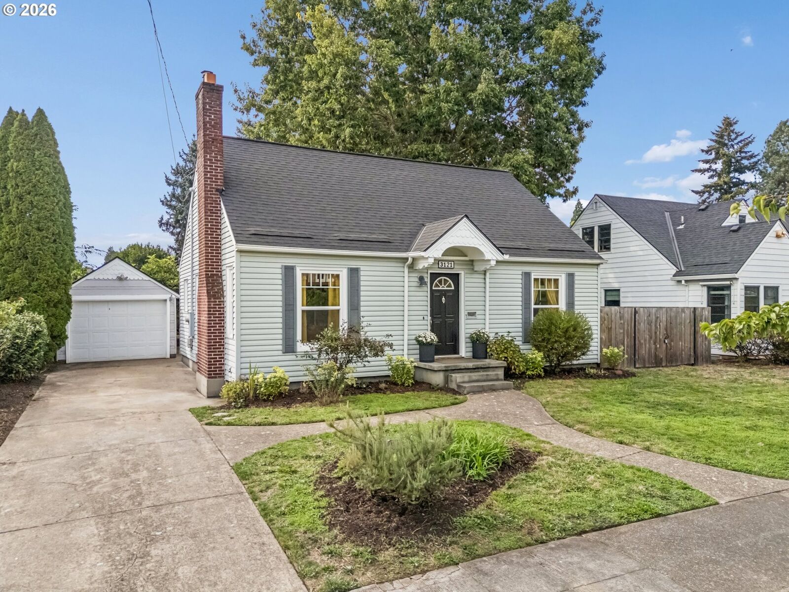 Property Photo: 3121 SE 75th Ave OR 97206