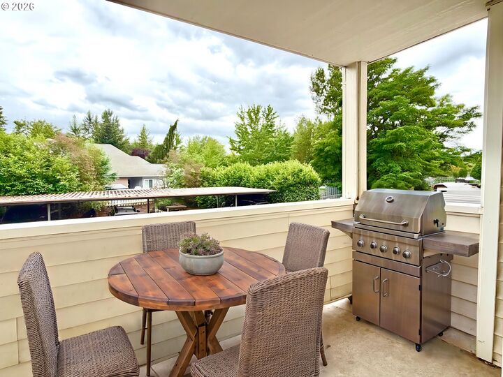 Property Photo:  11040 SW Greenburg Rd 206  OR 97223 