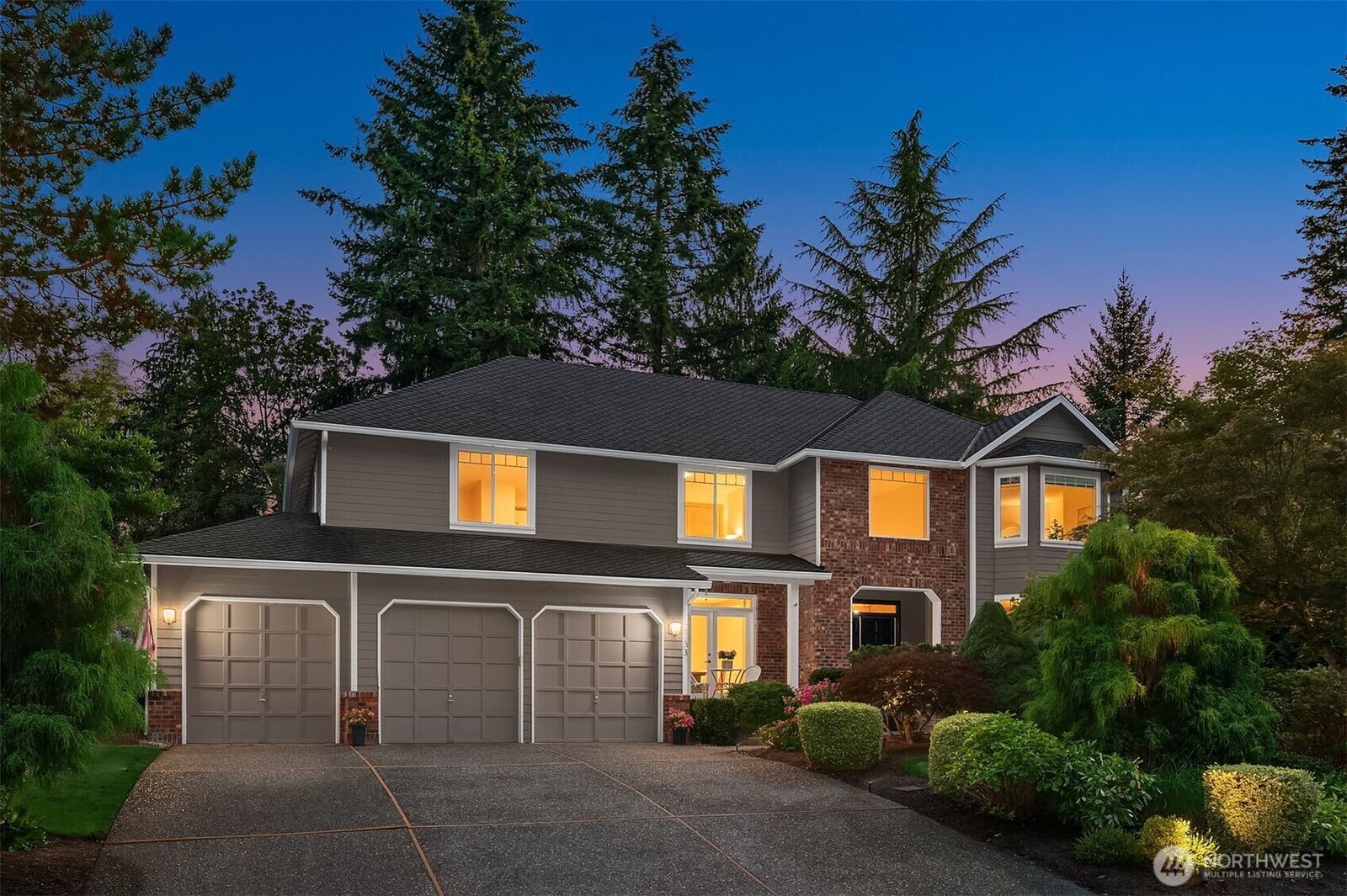 Property Photo:  7733  235th Place NE  WA 98053 