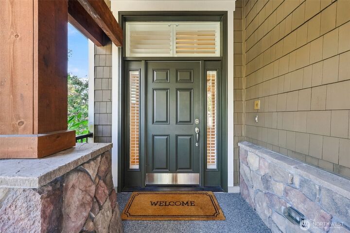 Property Photo: 23431 NE 10th Place WA 98074