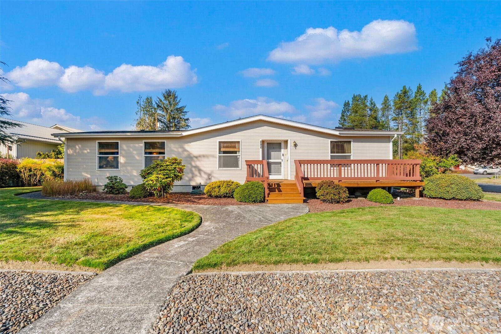 Property Photo:  513  Jackson Street  WA 98581 