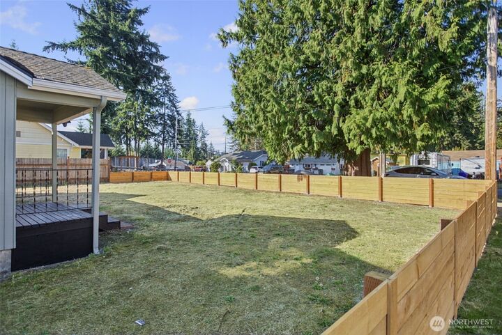 Property Photo:  7425  McDougall Avenue  WA 98203 