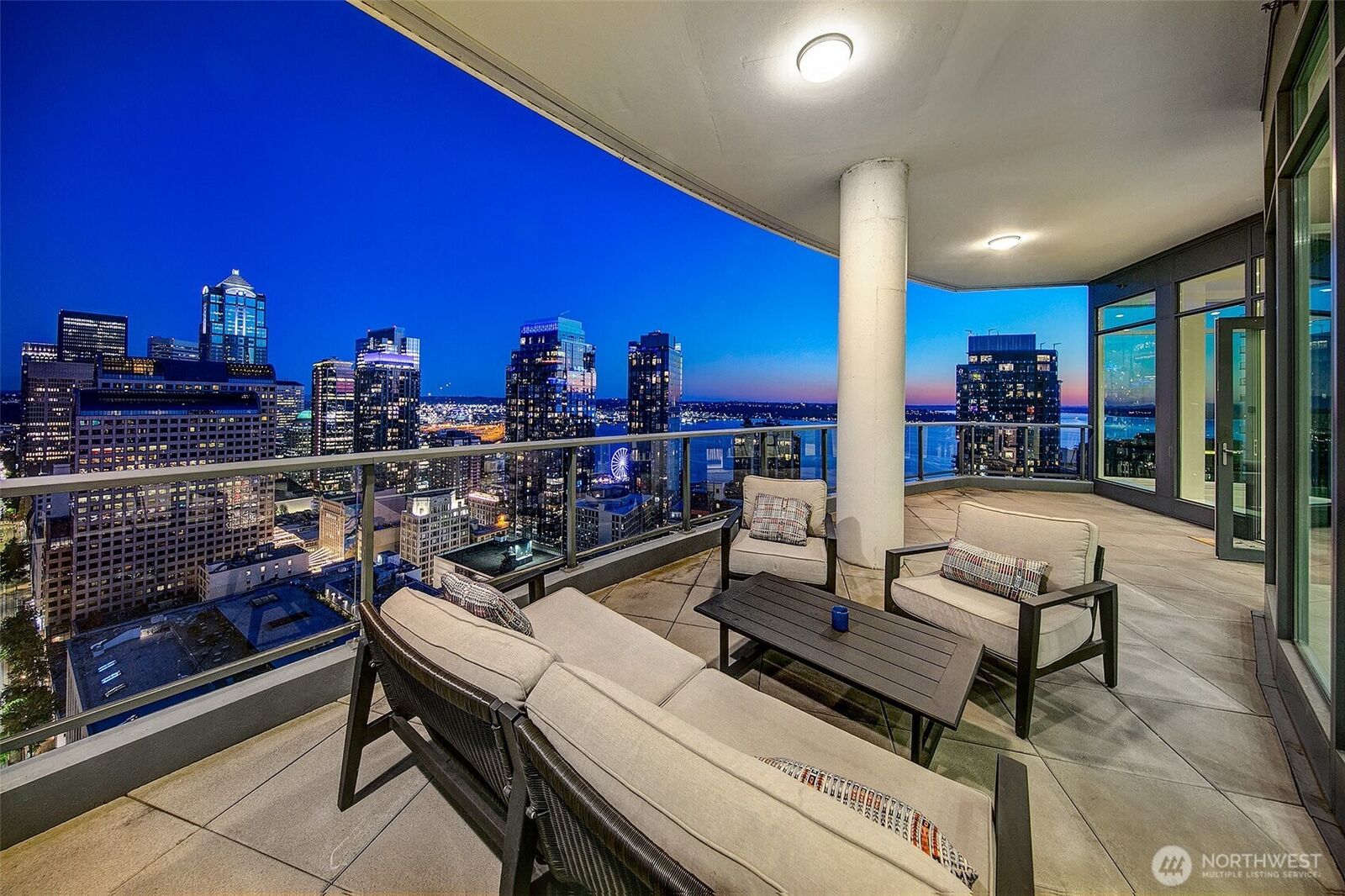 Property Photo:  1920  4th Avenue 3102  WA 98101 