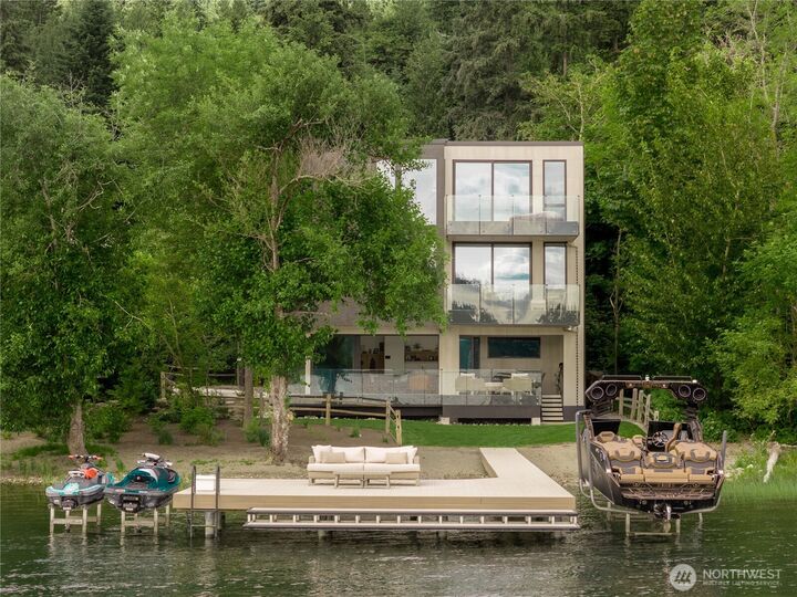 Property Photo:  3101 E Lake Sammamish Parkway NE  WA 98074 