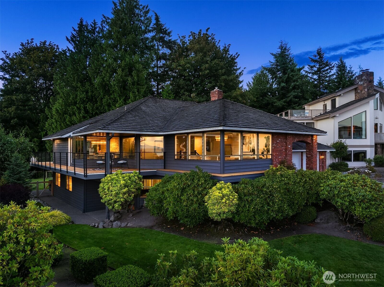 Property Photo: 6613 136th Place SW WA 98026