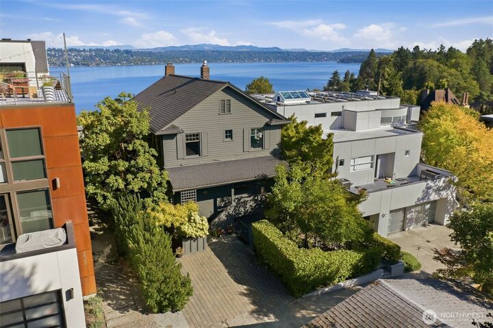 Property Photo:  2039  34th Avenue S  WA 98144 