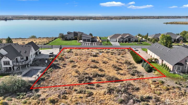 Property Photo:  7524  Dune Lake Road SE  WA 98837 