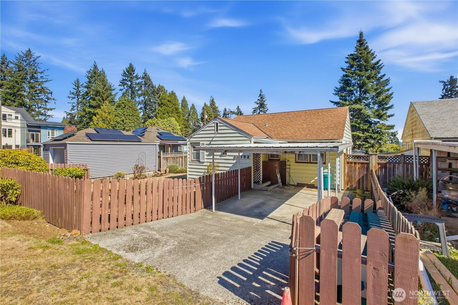 Property Photo:  11752  20th Avenue NE  WA 98125 