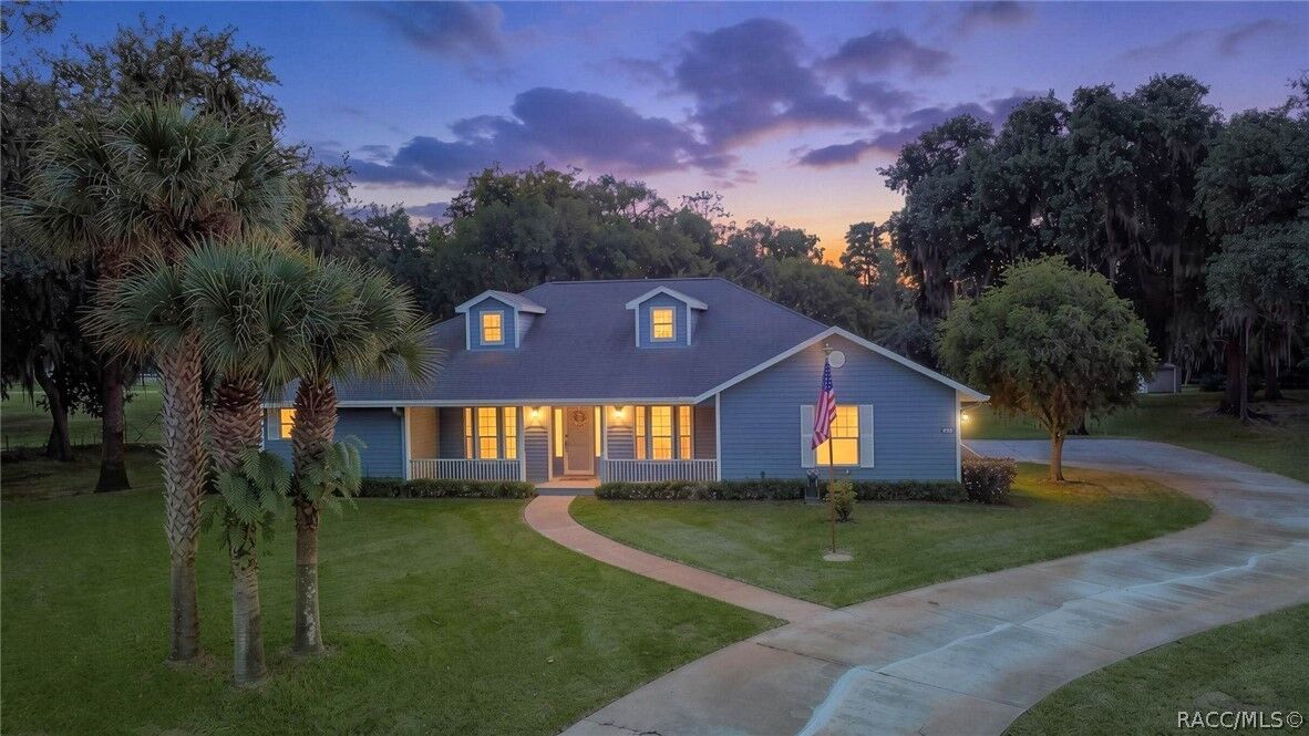 Property Photo: 210 N Horse Prairie Road FL 34450