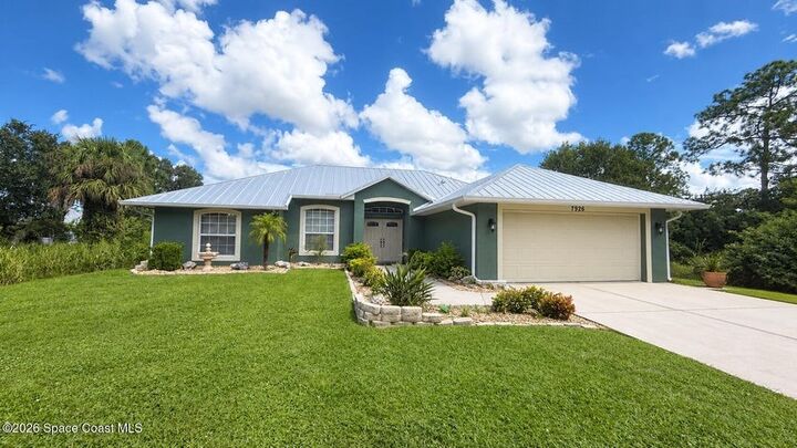Property Photo:  