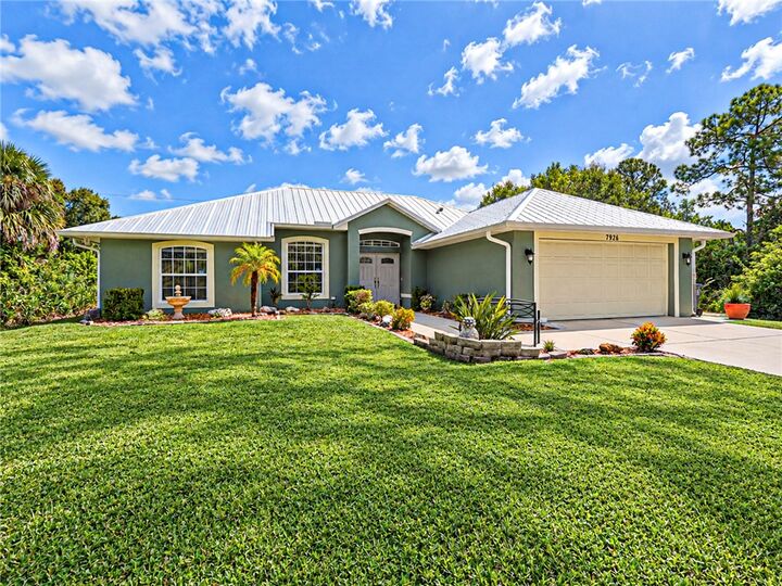Property Photo: 7926 102nd Avenue FL 32967
