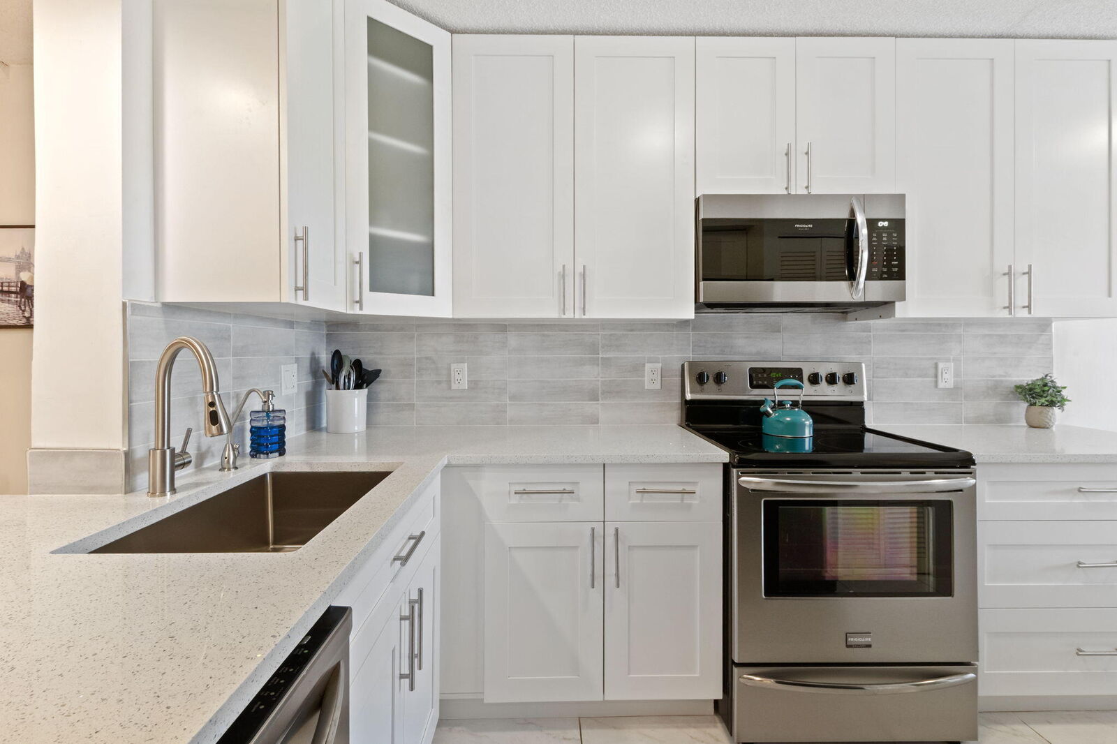 Property Photo: 5380 Cedar Lake Drive 304 FL 33437