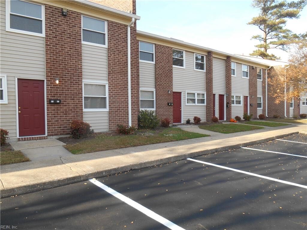 Property Photo:  2231 Pine Shore Ct  VA 23455 