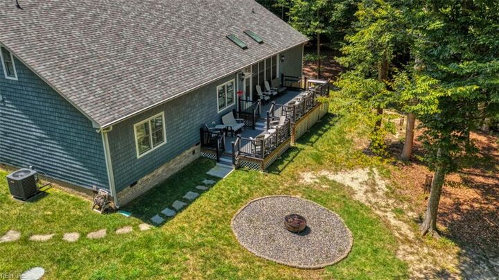 Property Photo:  7075 Menzels Rd  VA 23168 