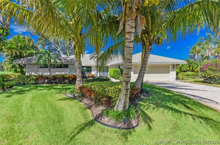 Property Photo: 4884 SW Loch Lane FL 34990