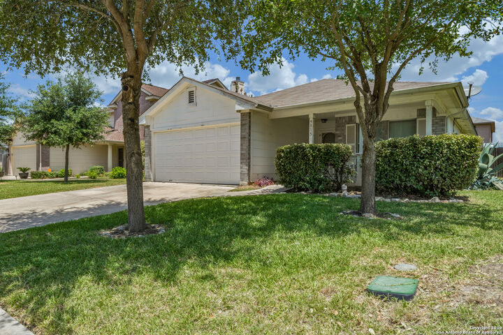 Property Photo:  9815 Autumn Pl  TX 78109 