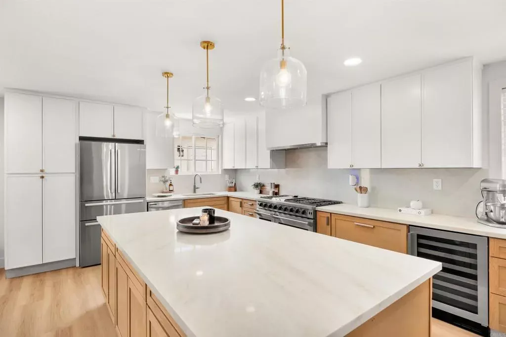 Property Photo: 2690 Cowley Way CA 92110