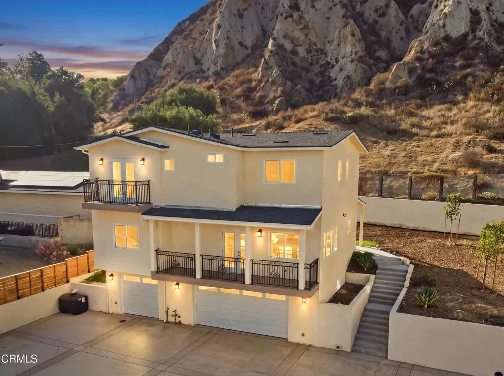 Property Photo:  917 N Main  CA 93040 