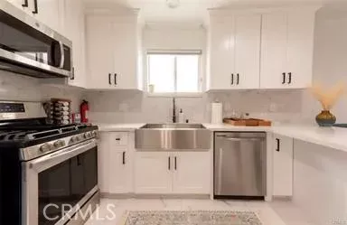 Property Photo:  1349 N Formosa Avenue A  CA 90046 