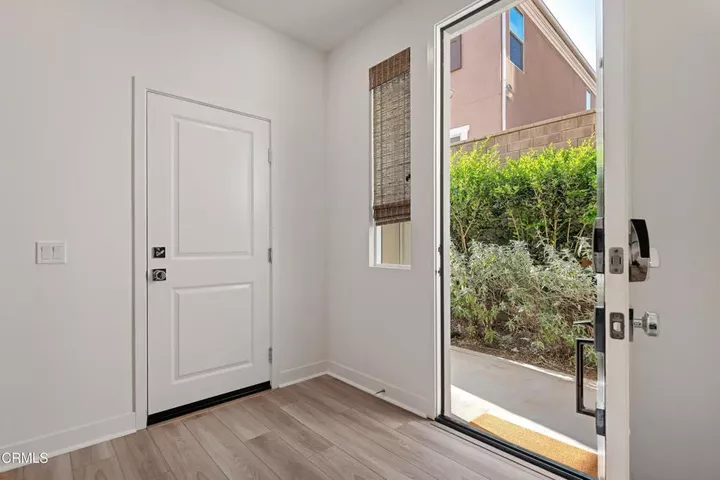Property Photo:  549 Kumquat Court  CA 93060 