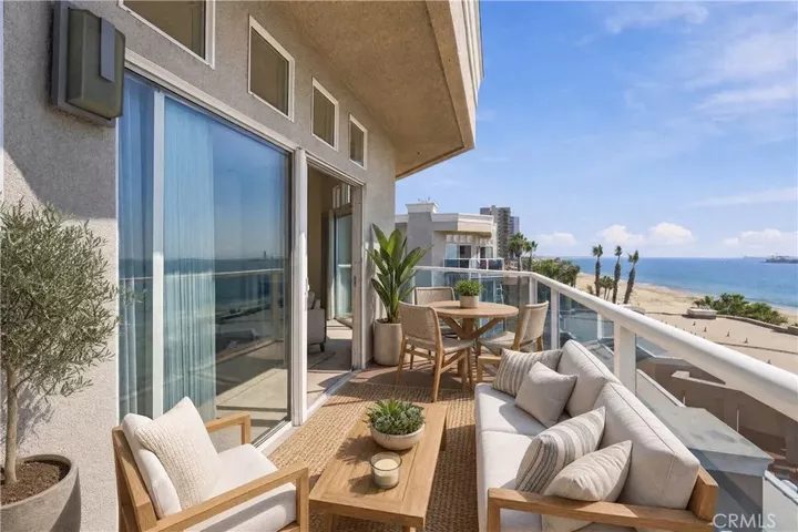 Property Photo:  1500 E Ocean 718  CA 90802 