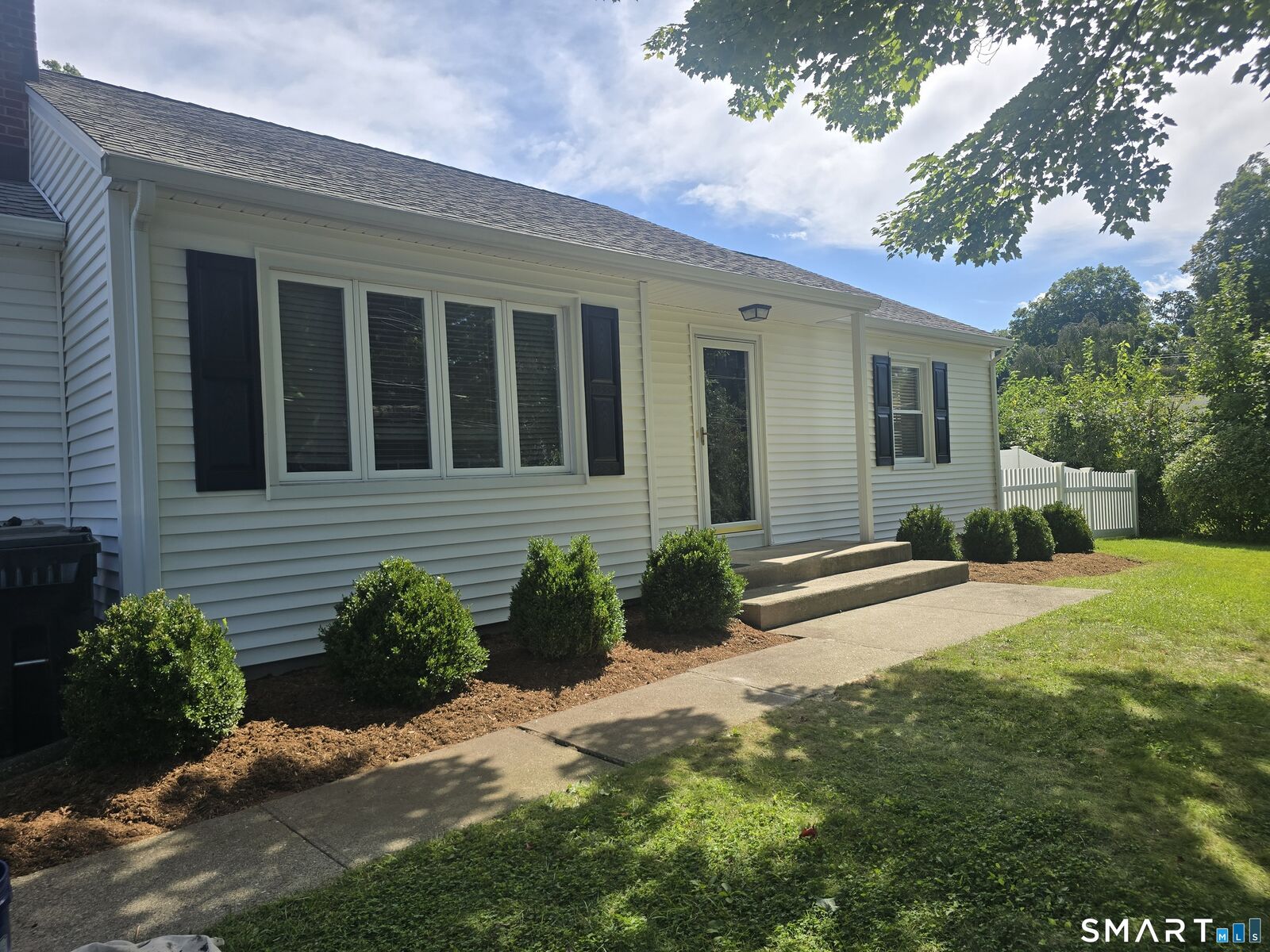 Property Photo:  1 Albers Road  CT 06811 