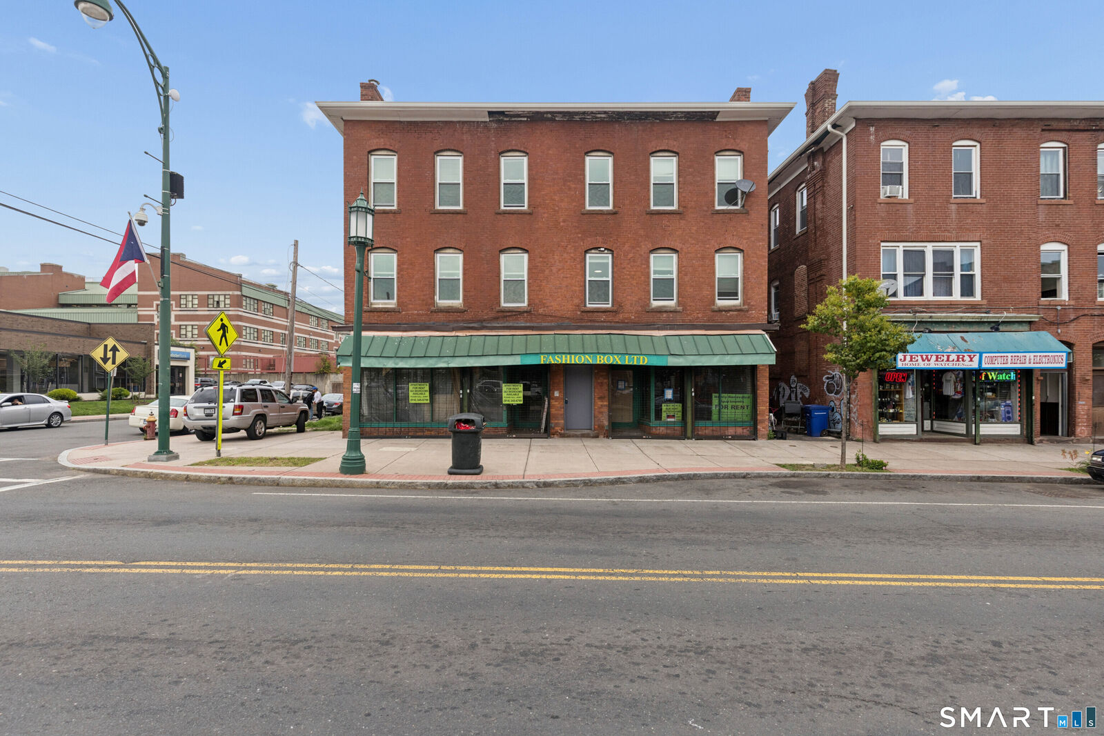 Property Photo: 654 Park Street CT 06106