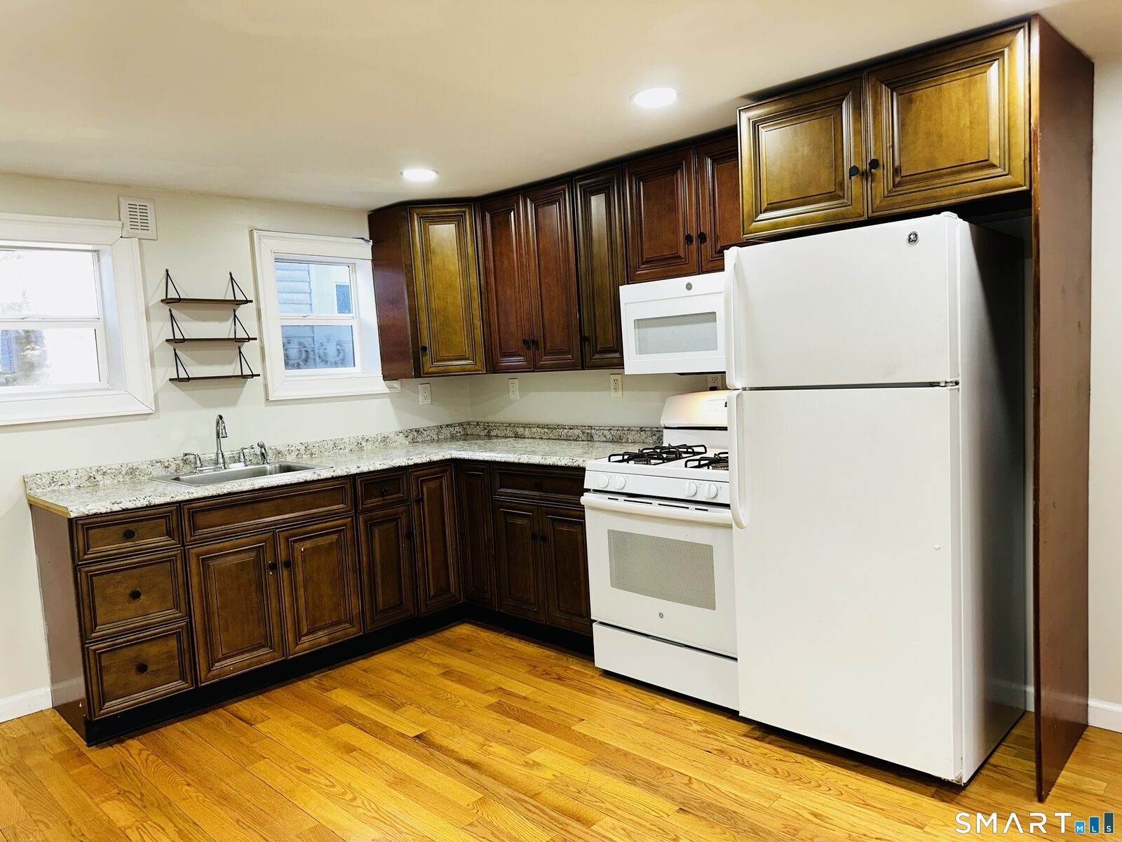Property Photo:  49 Pleasant Street  CT 06401 