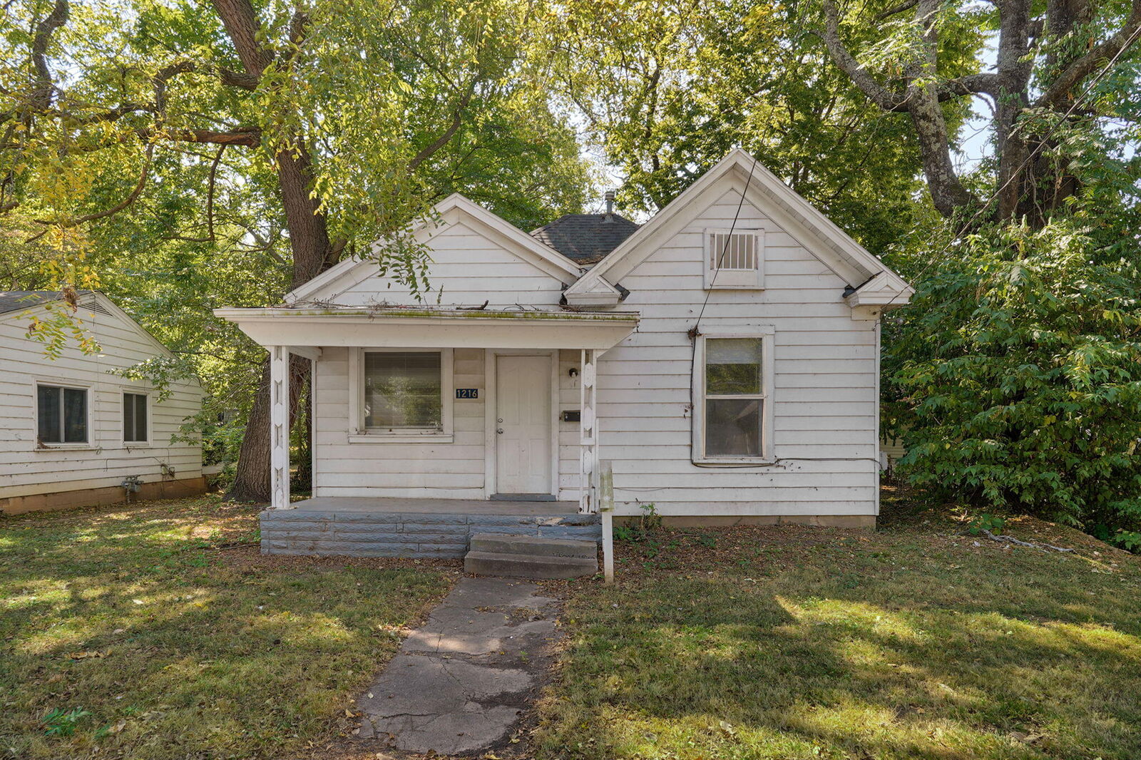 Property Photo:  1216 W Harrison Street  MO 65806 