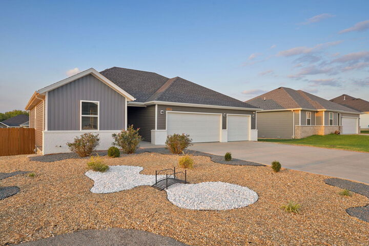 Property Photo: 1459 E Habersham Street MO 65738
